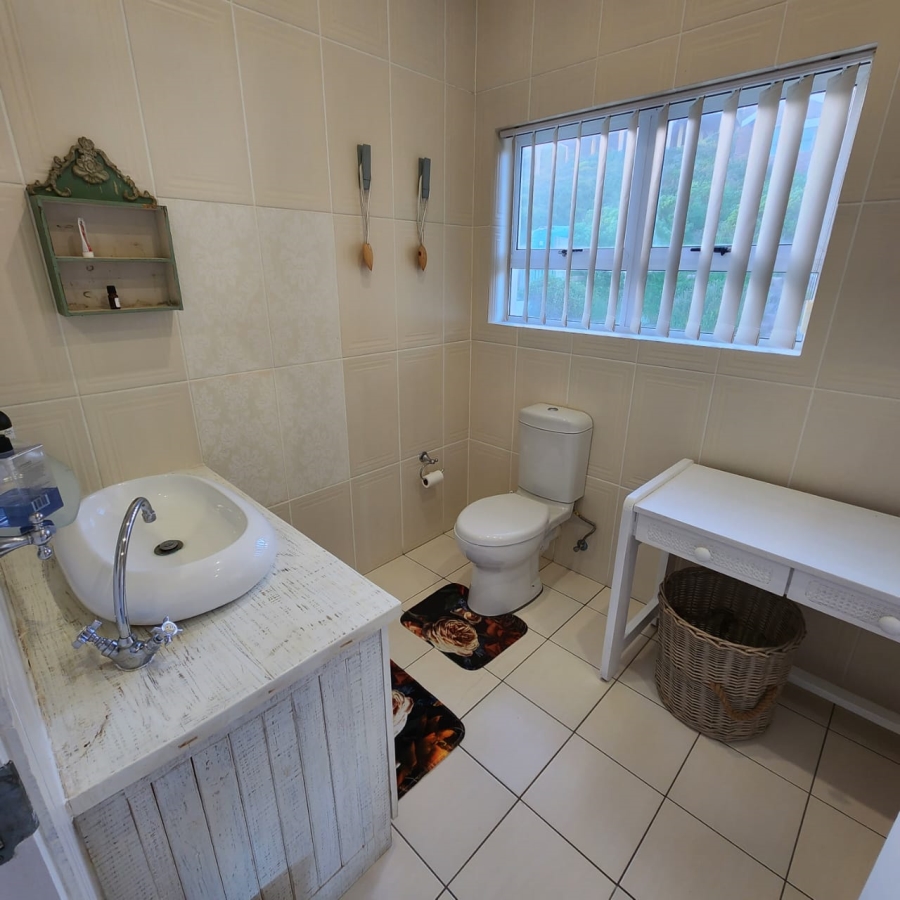 6 Bedroom Property for Sale in Jongensfontein Western Cape